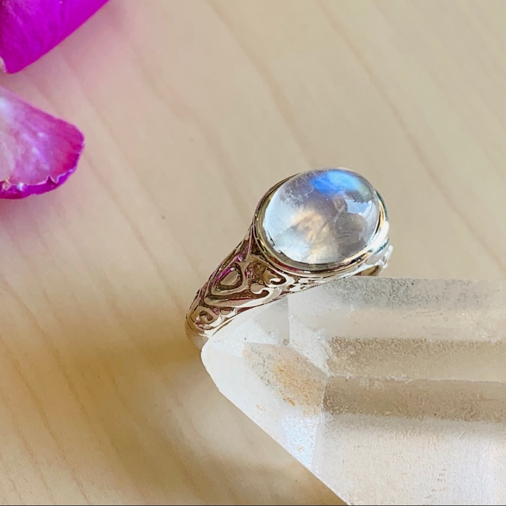 Exquisite Moonstone Ring Sterling Silver - Picture 3 of 8